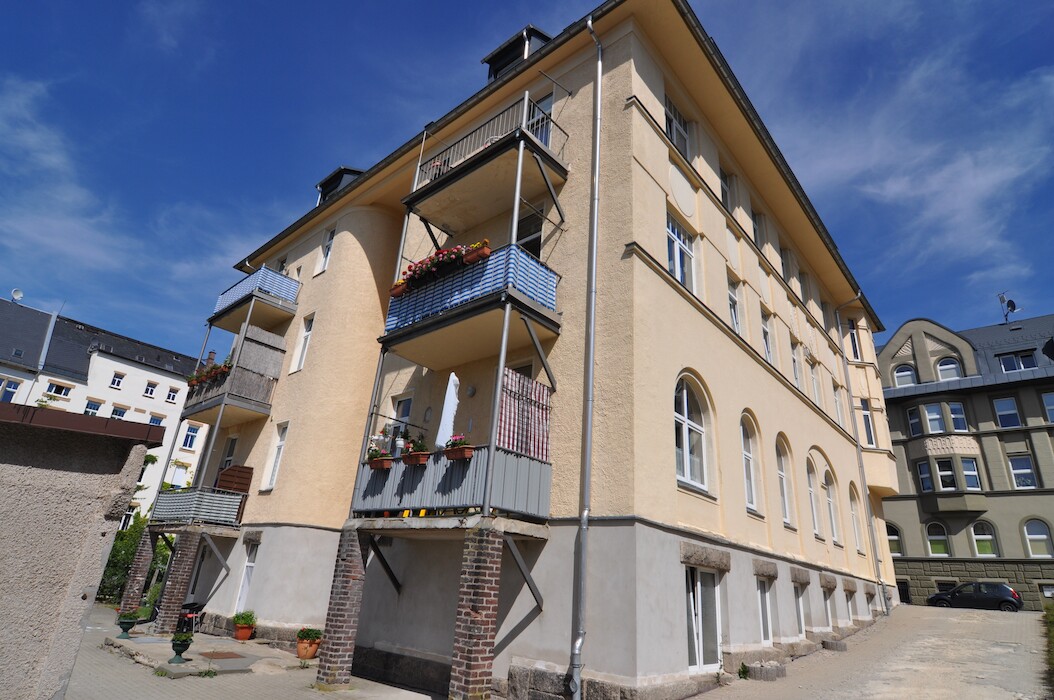 Schöne, helle 4 Zimmer Wohnung im 2. OG - Bad mit Fenster- Einbauküche-2 Balkone - Foto 5