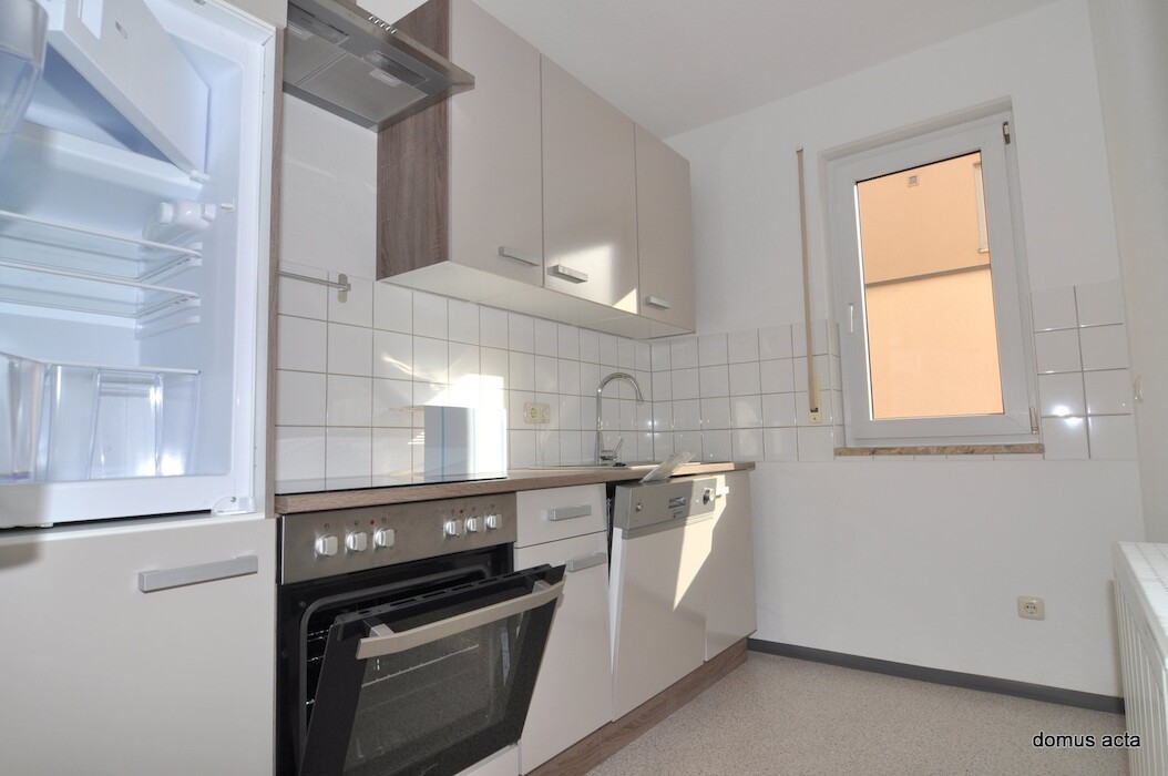 * FREI -freundliche großzügige 1 Zimmerwohnung mit Einbauküche & großer Terrasse - Photo 4