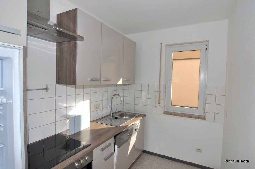 * FREI -freundliche großzügige 1 Zimmerwohnung mit Einbauküche & großer Terrasse - Photo 3