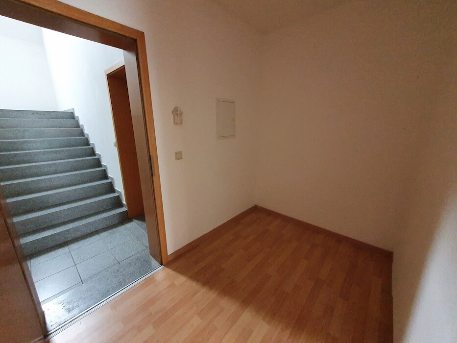*Schöne, helle 1-Zimmer Wohnung* 3. OG in Plauen - Photo 2