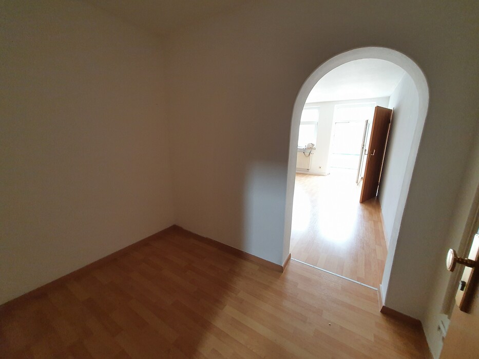 *Schöne, helle 1-Zimmer Wohnung* 3. OG in Plauen - Photo 5