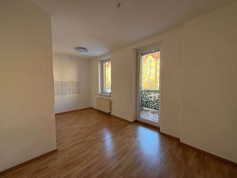 *Schöne, helle 3-Zimmer Wohnung*3. OG* Balkon* Nähe Zentrum von Plauen - Photo 1